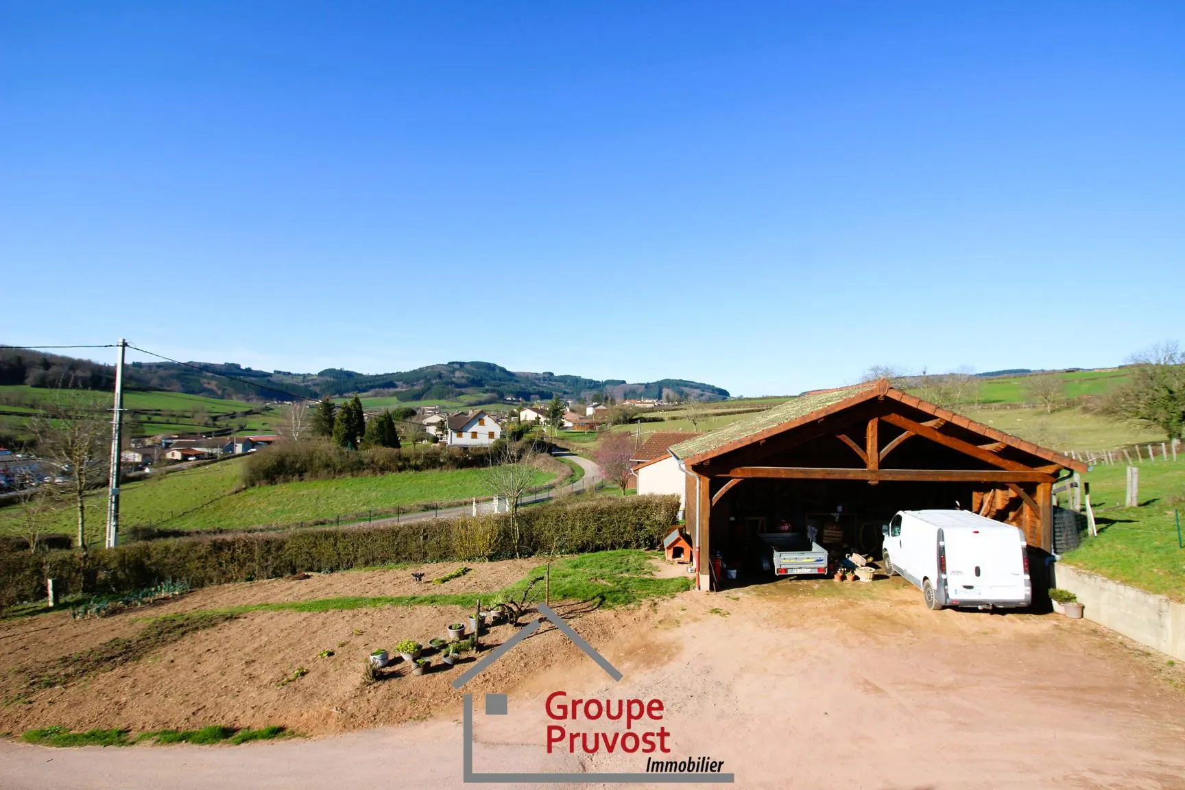 Belle villa familiale 4 chambres à Cluny, proche commodités avec grand terrain 