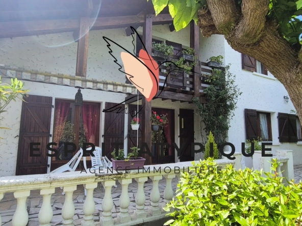 Vente maison de 190 m² avec terrain de 3000 m² à Uchacq et Parentis