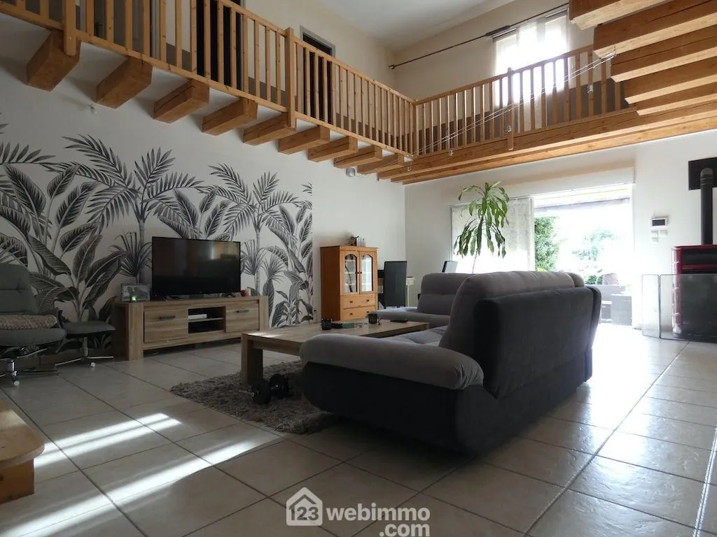 Grande maison rénovée de 200m² à Châtellerault proche centre-ville 