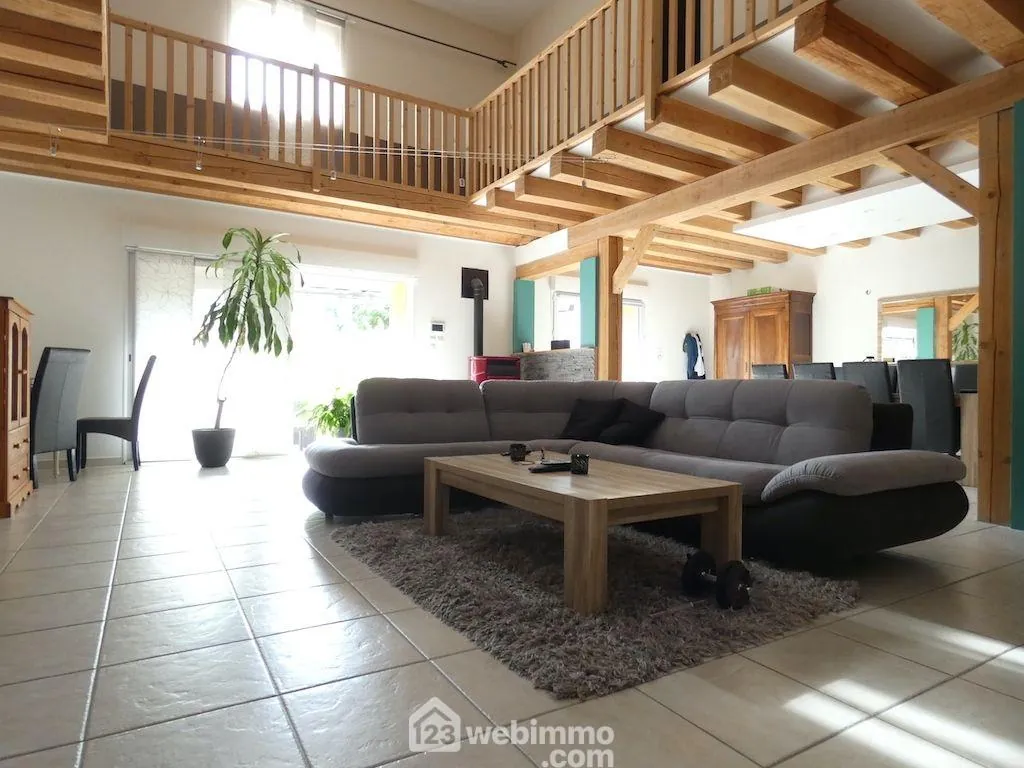 Grande maison rénovée de 200m² à Châtellerault proche centre-ville 