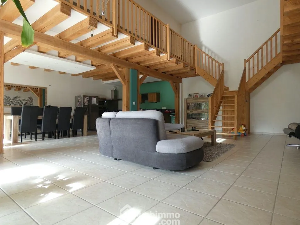 Grande maison rénovée de 200m² à Châtellerault proche centre-ville 