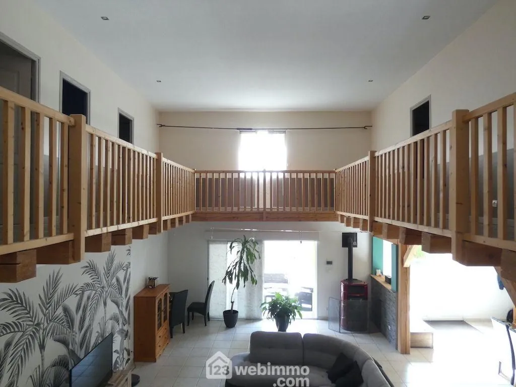 Grande maison rénovée de 200m² à Châtellerault proche centre-ville 
