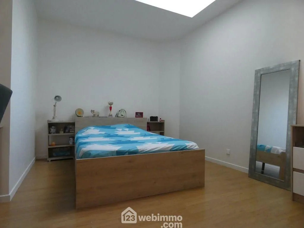 Grande maison rénovée de 200m² à Châtellerault proche centre-ville 