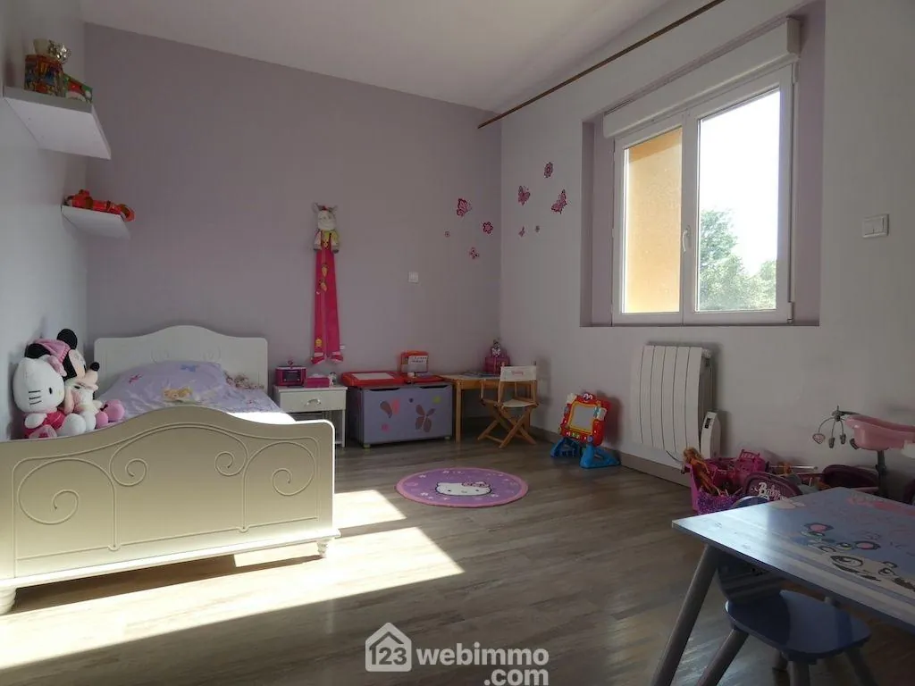 Grande maison rénovée de 200m² à Châtellerault proche centre-ville 