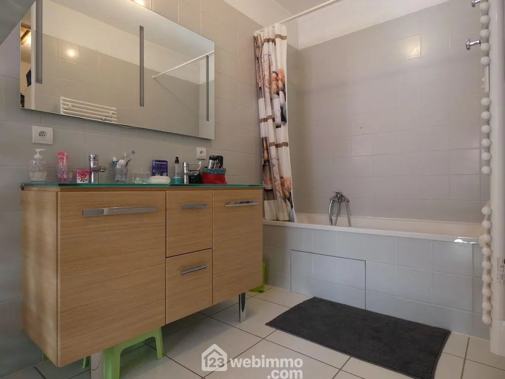 Grande maison rénovée de 200m² à Châtellerault proche centre-ville 