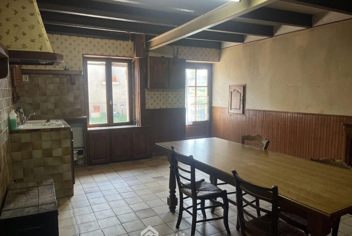 Maison à rénover de 80 m² à Boivre-la-Vallée avec terrain spacieux 