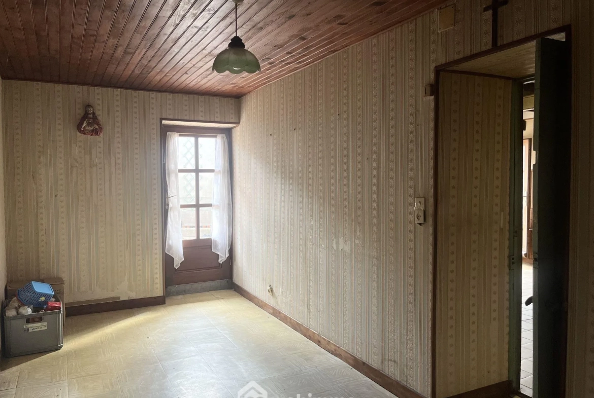 Maison à rénover de 80 m² à Boivre-la-Vallée avec terrain spacieux 