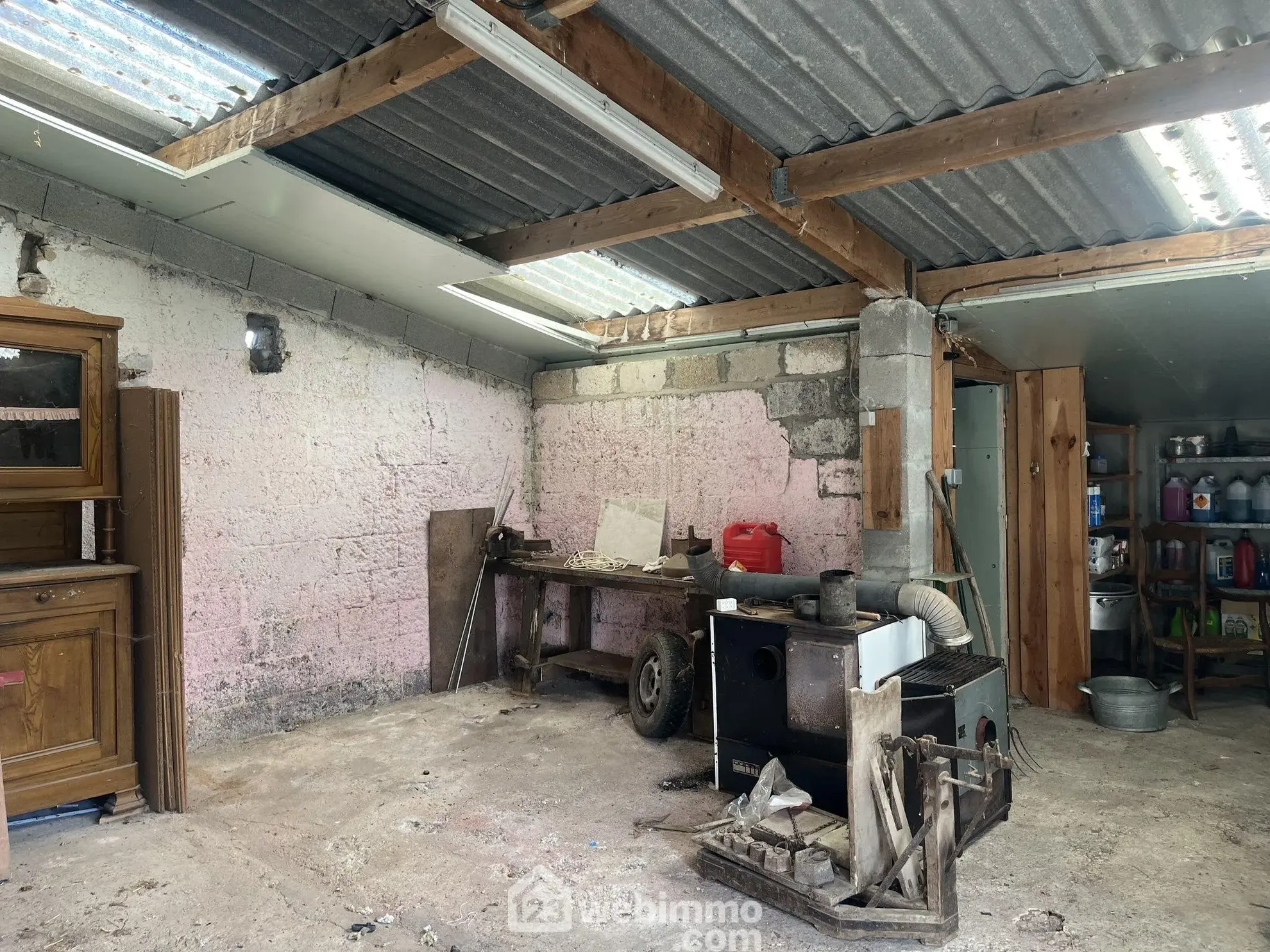 Maison à rénover de 80 m² à Boivre-la-Vallée avec terrain spacieux 