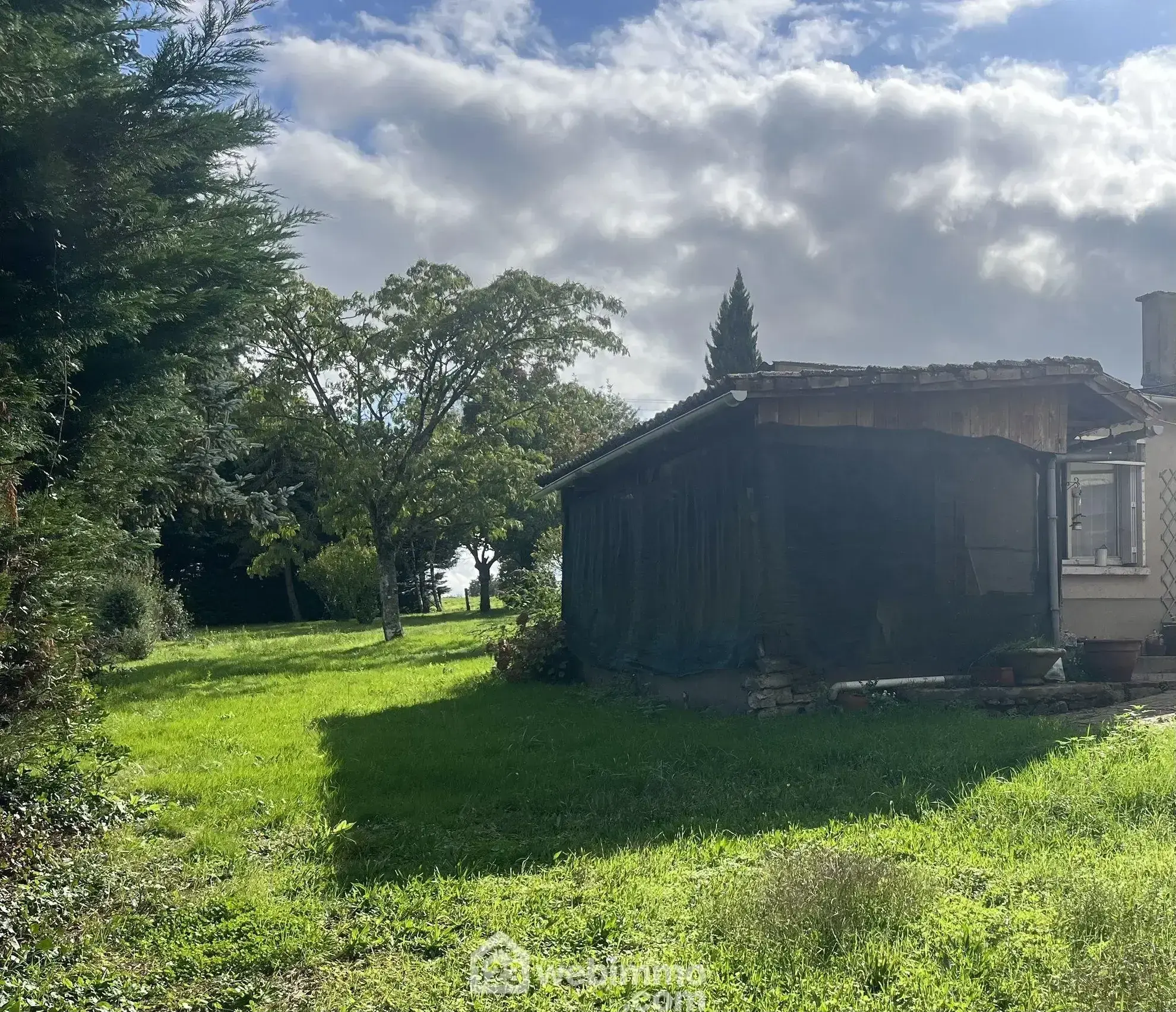 Maison à rénover de 80 m² à Boivre-la-Vallée avec terrain spacieux 