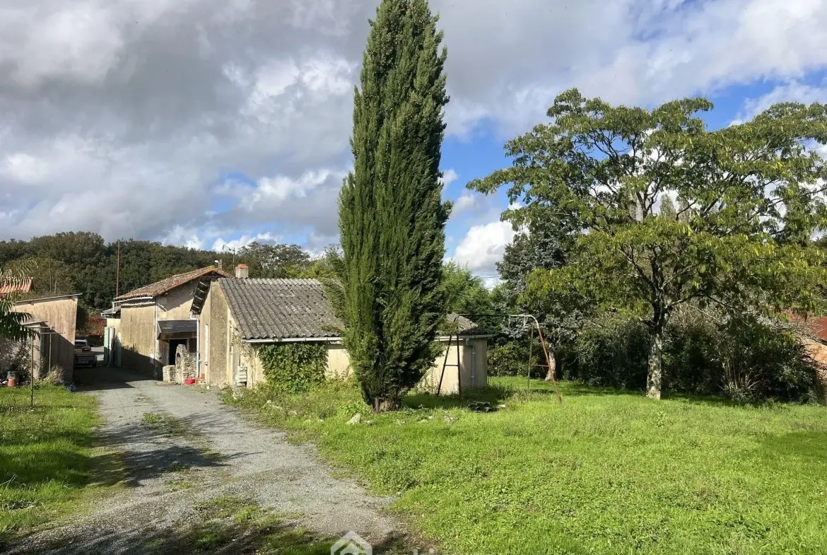 Maison à rénover de 80 m² à Boivre-la-Vallée avec terrain spacieux 
