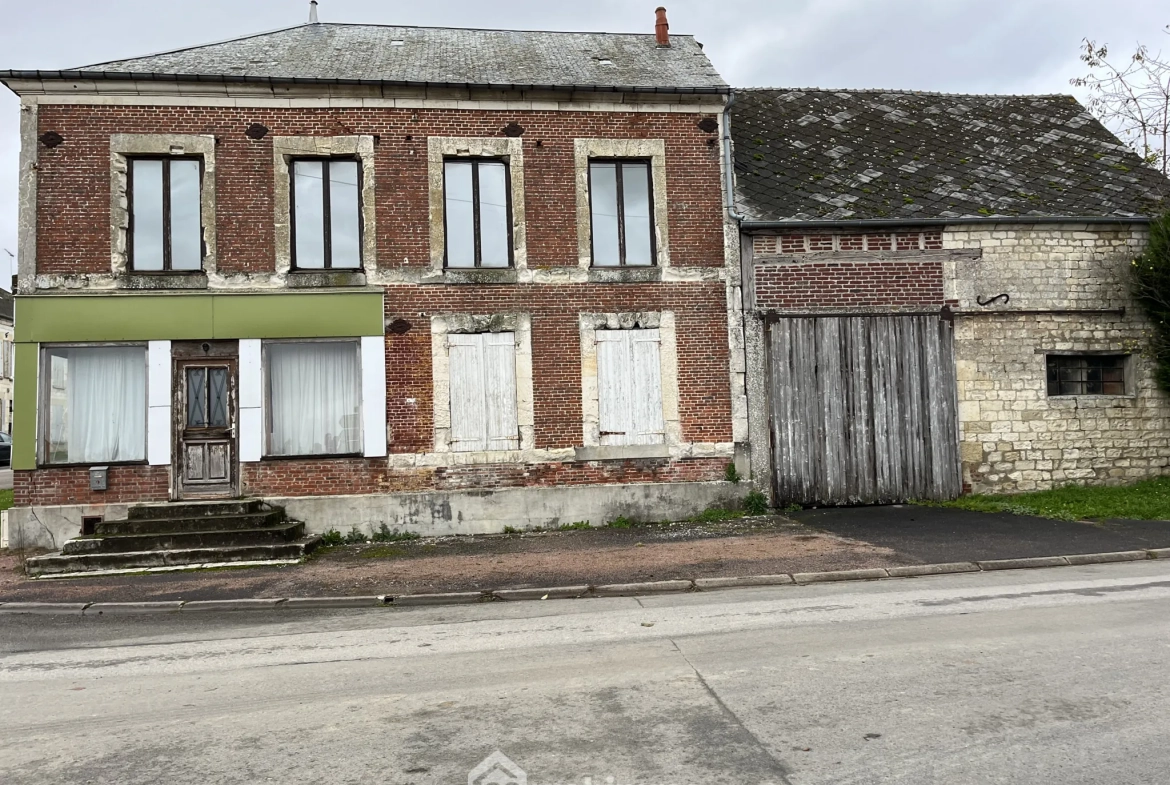 Maison de campagne à rénover de 155 m² à Chaourse avec potentiel 