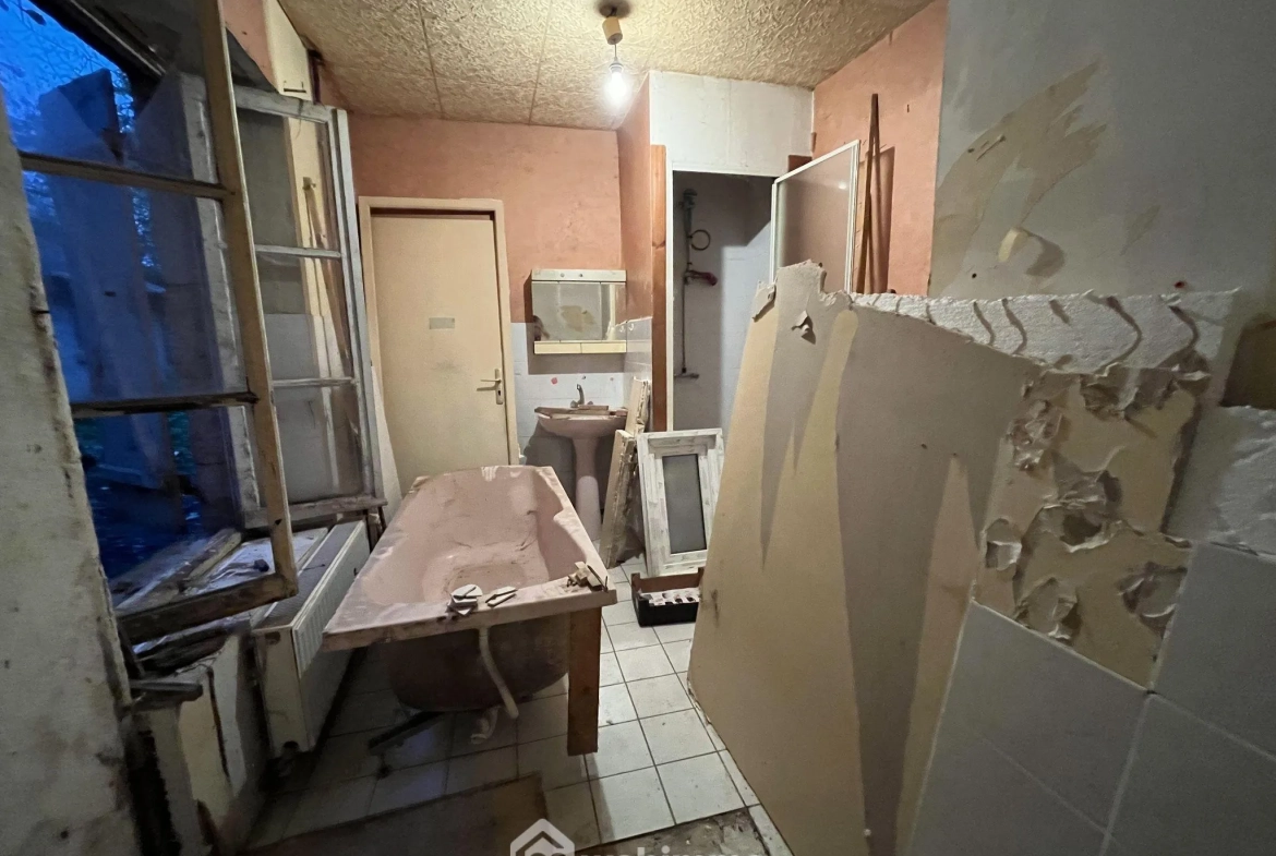 Maison de campagne à rénover de 155 m² à Chaourse avec potentiel 