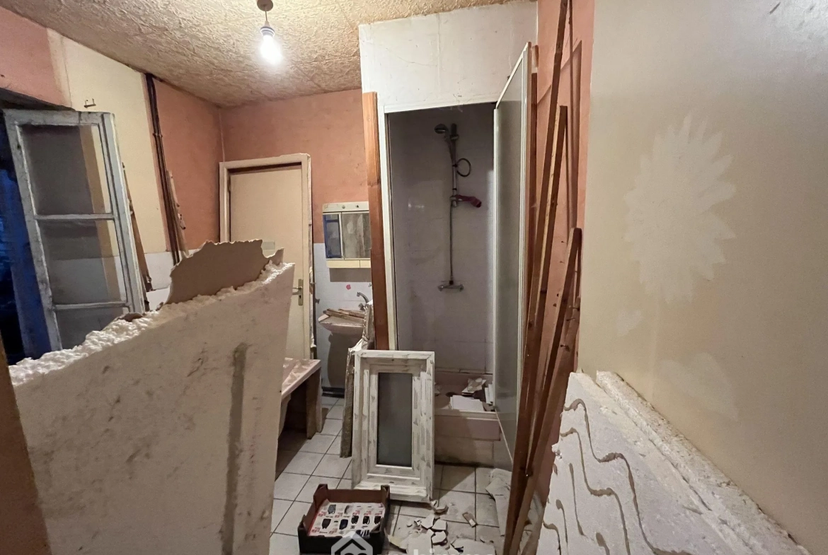 Maison de campagne à rénover de 155 m² à Chaourse avec potentiel 
