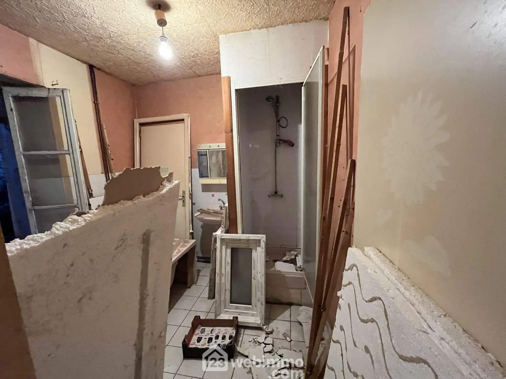 Maison de campagne à rénover de 155 m² à Chaourse avec potentiel 