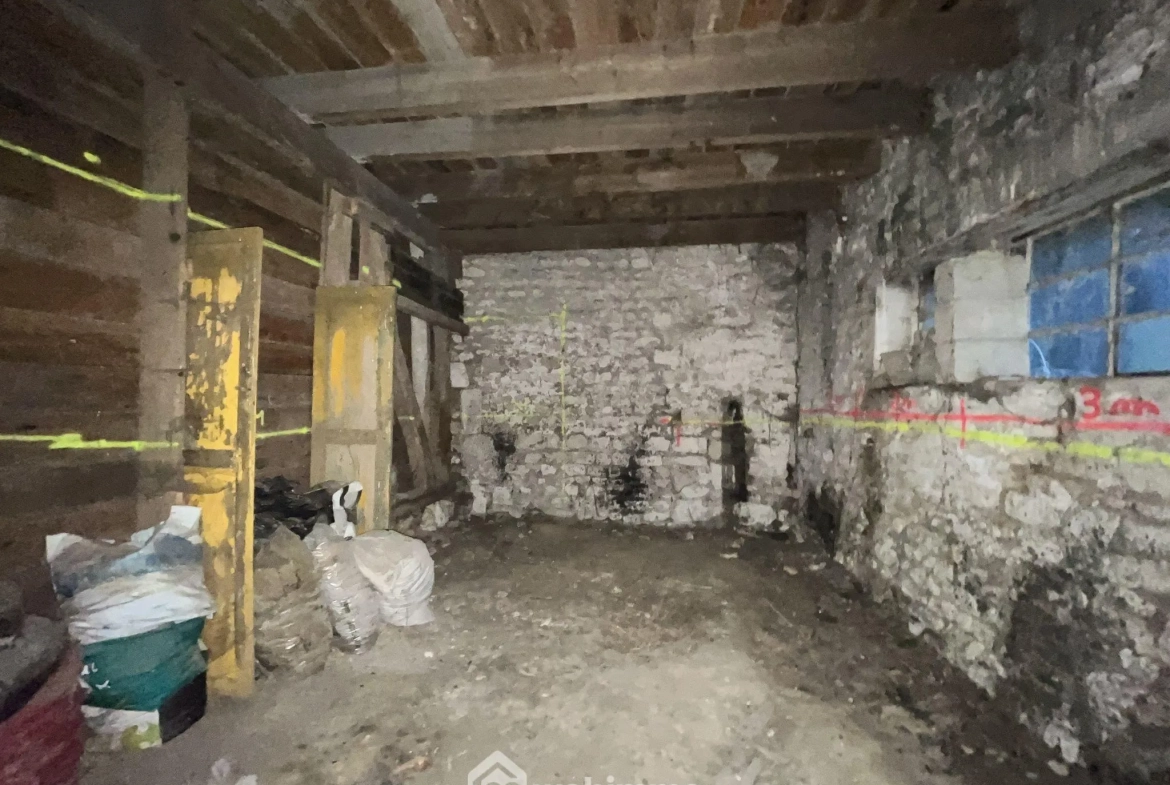 Maison de campagne à rénover de 155 m² à Chaourse avec potentiel 