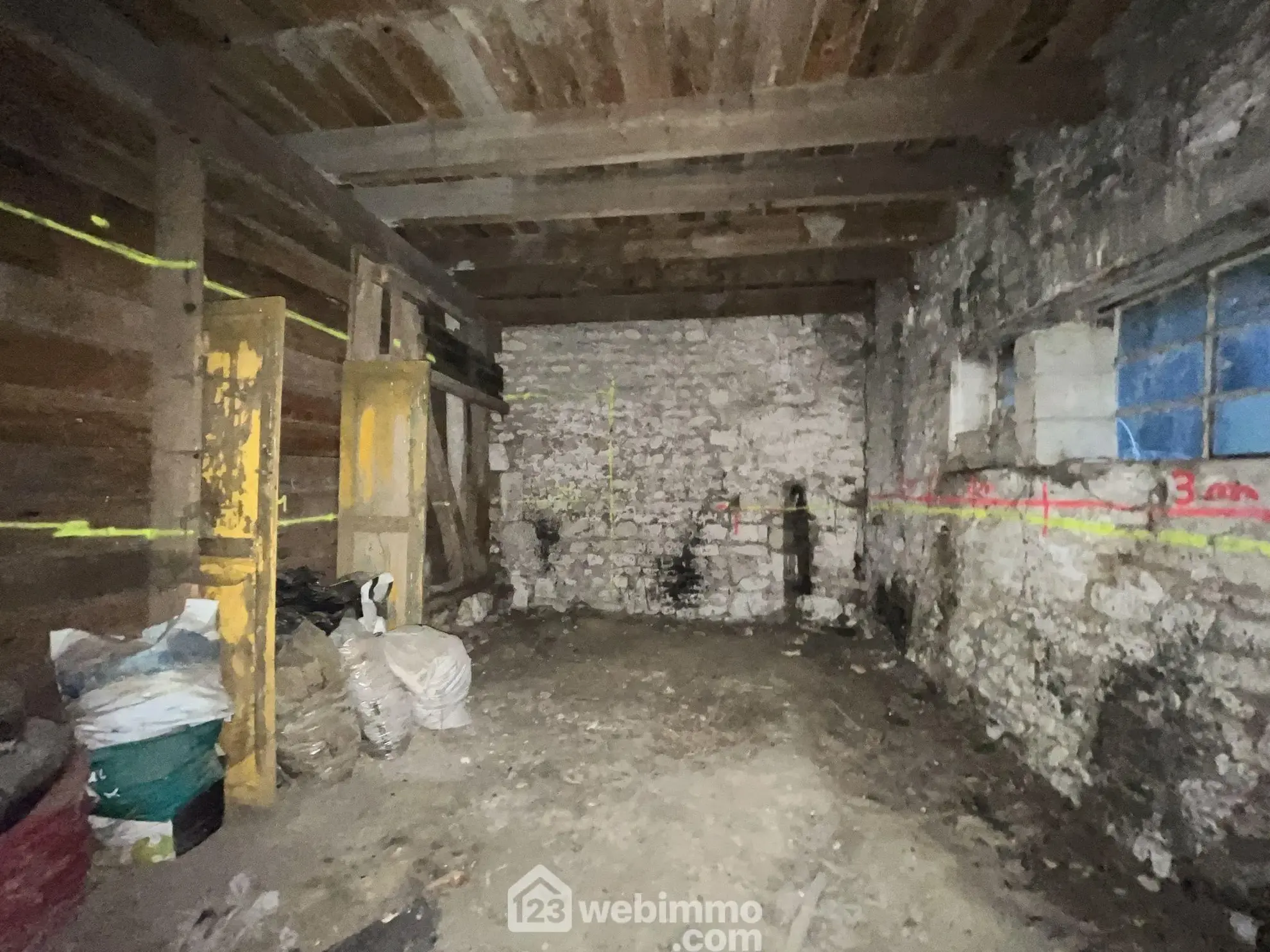 Maison de campagne à rénover de 155 m² à Chaourse avec potentiel 
