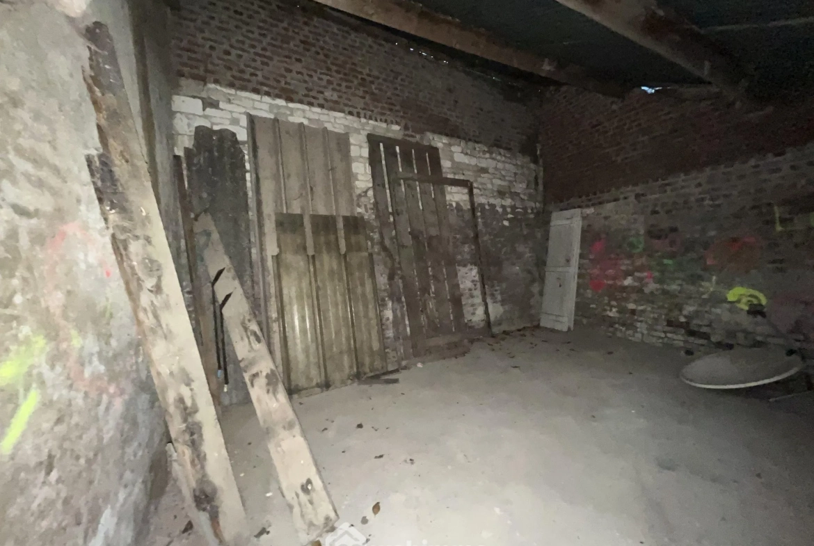 Maison de campagne à rénover de 155 m² à Chaourse avec potentiel 