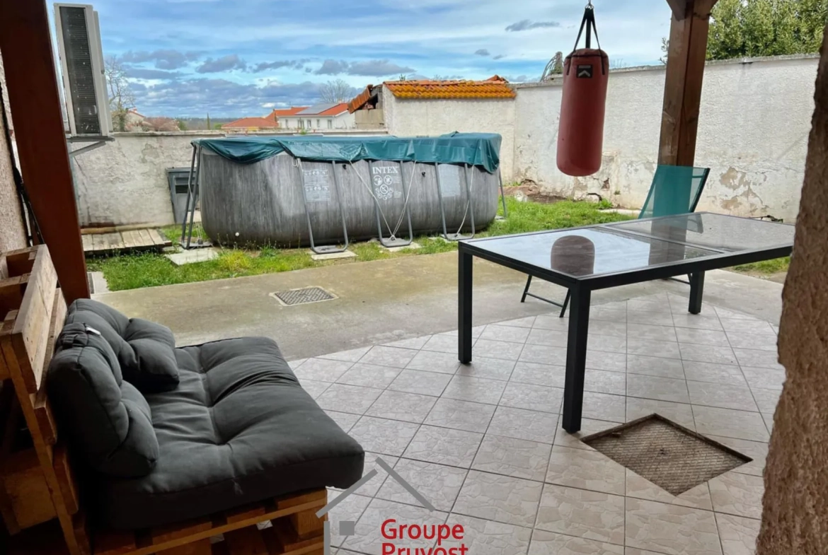 Charmante maison de 150 m² à Saint-Germain Lespinasse proche Roanne avec 4 chambres 