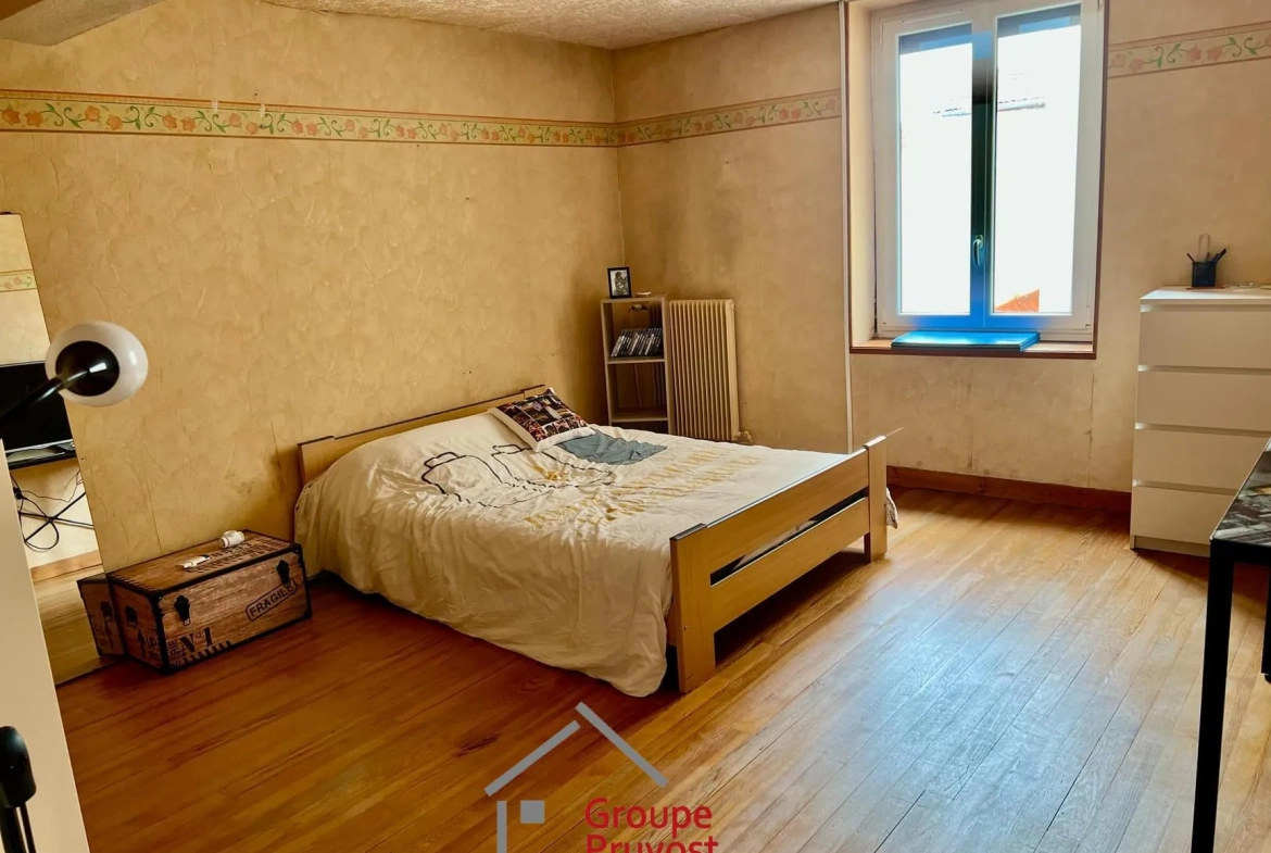 Charmante maison de 150 m² à Saint-Germain Lespinasse proche Roanne avec 4 chambres 