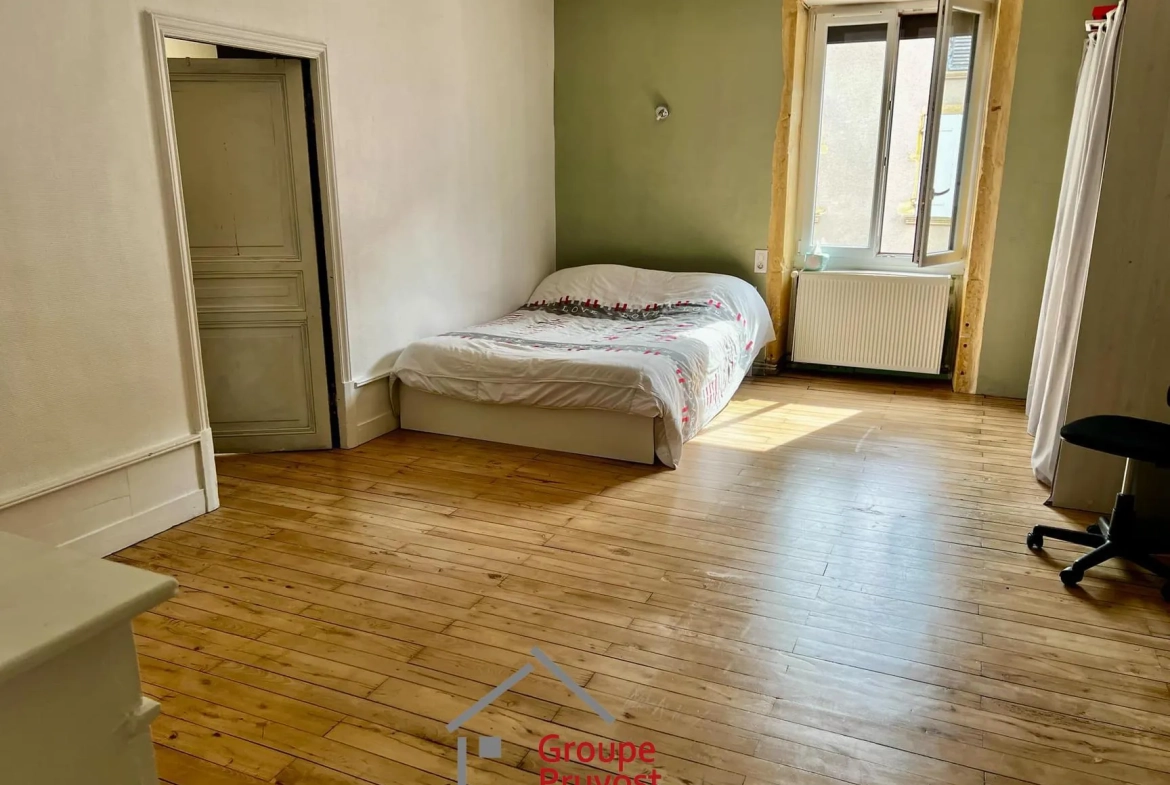 Charmante maison de 150 m² à Saint-Germain Lespinasse proche Roanne avec 4 chambres 
