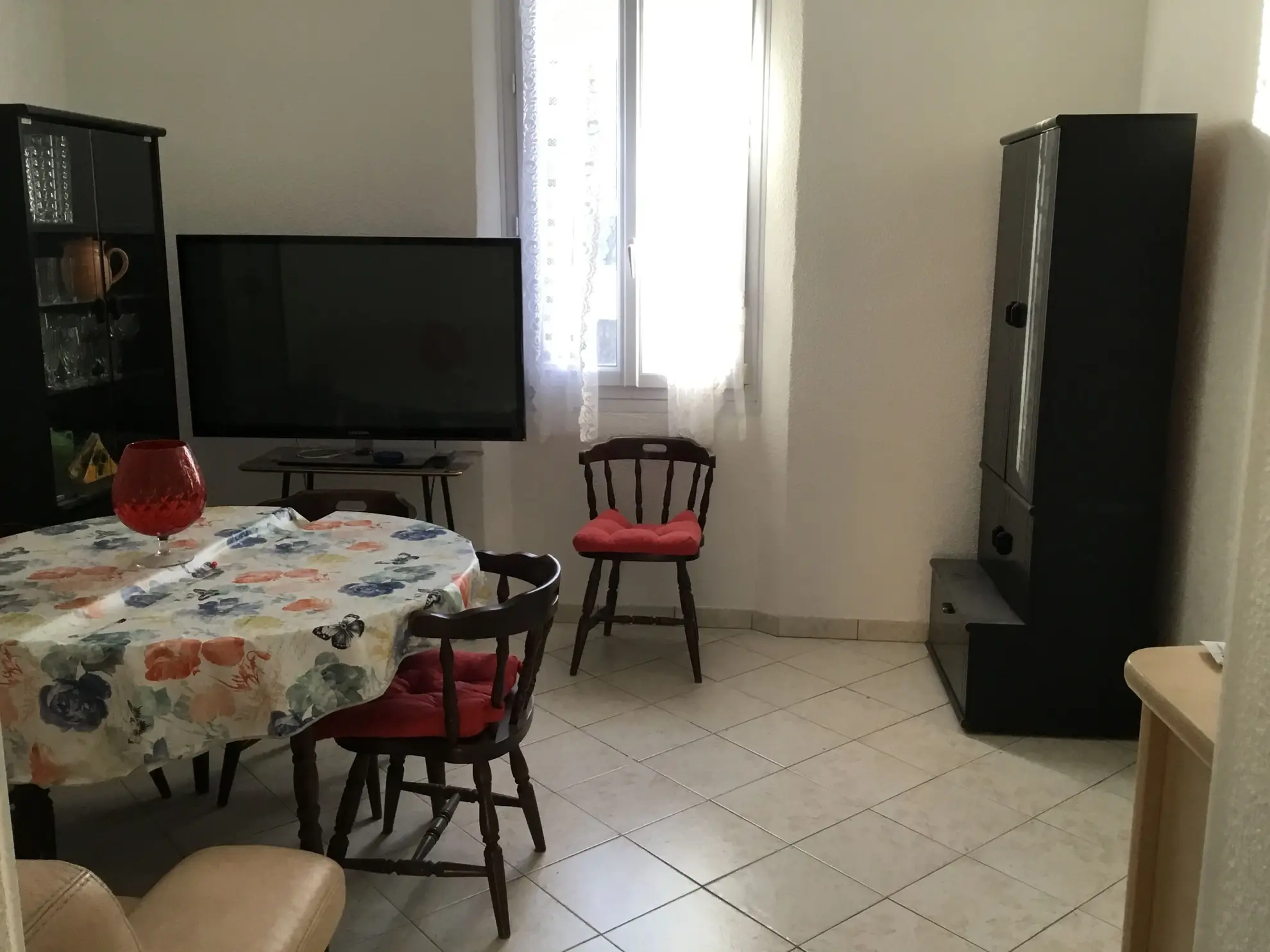 Appartement T2 avec terrasse en centre-ville de La Londe-les-Maures 
