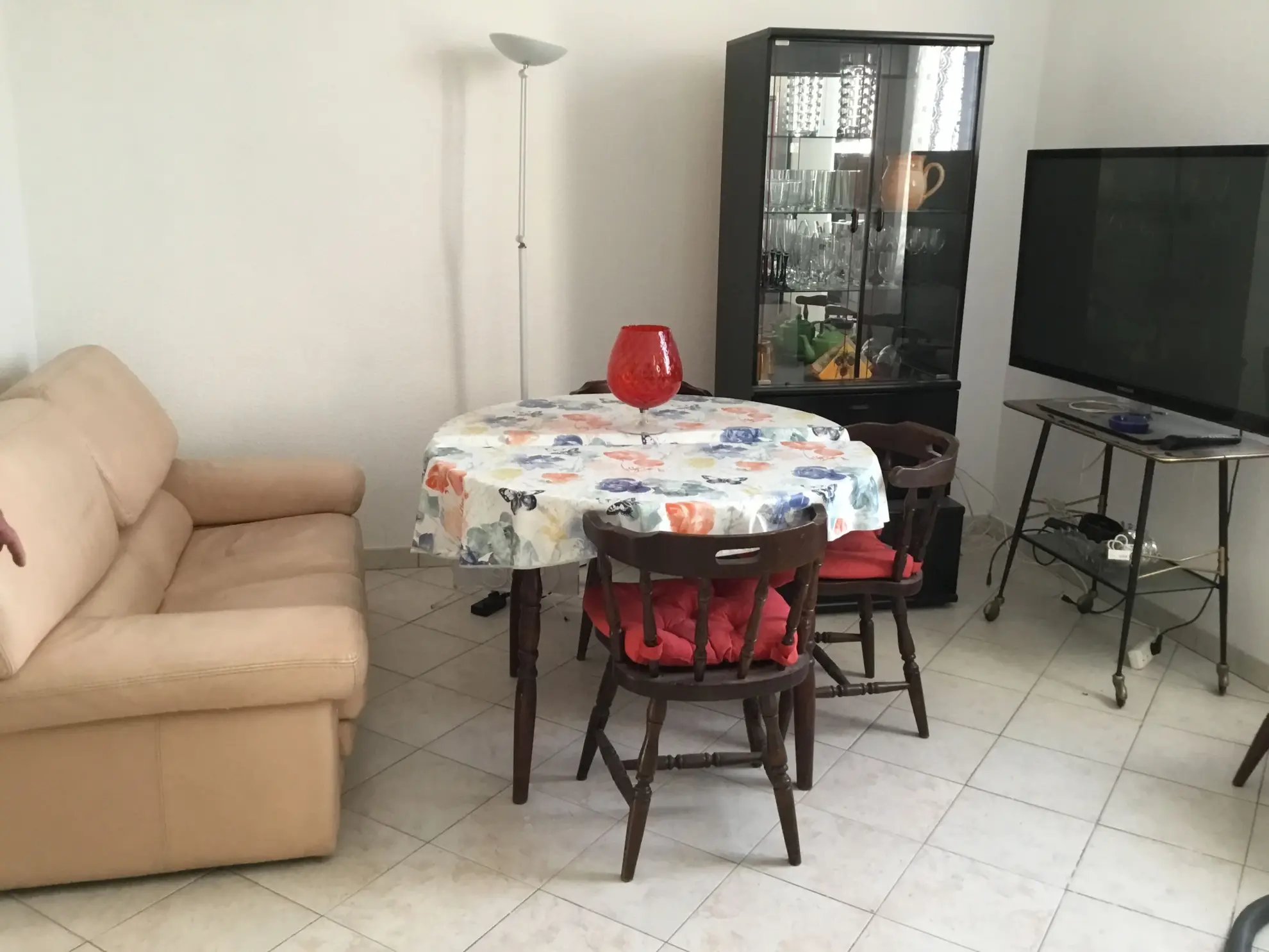 Appartement T2 avec terrasse en centre-ville de La Londe-les-Maures 