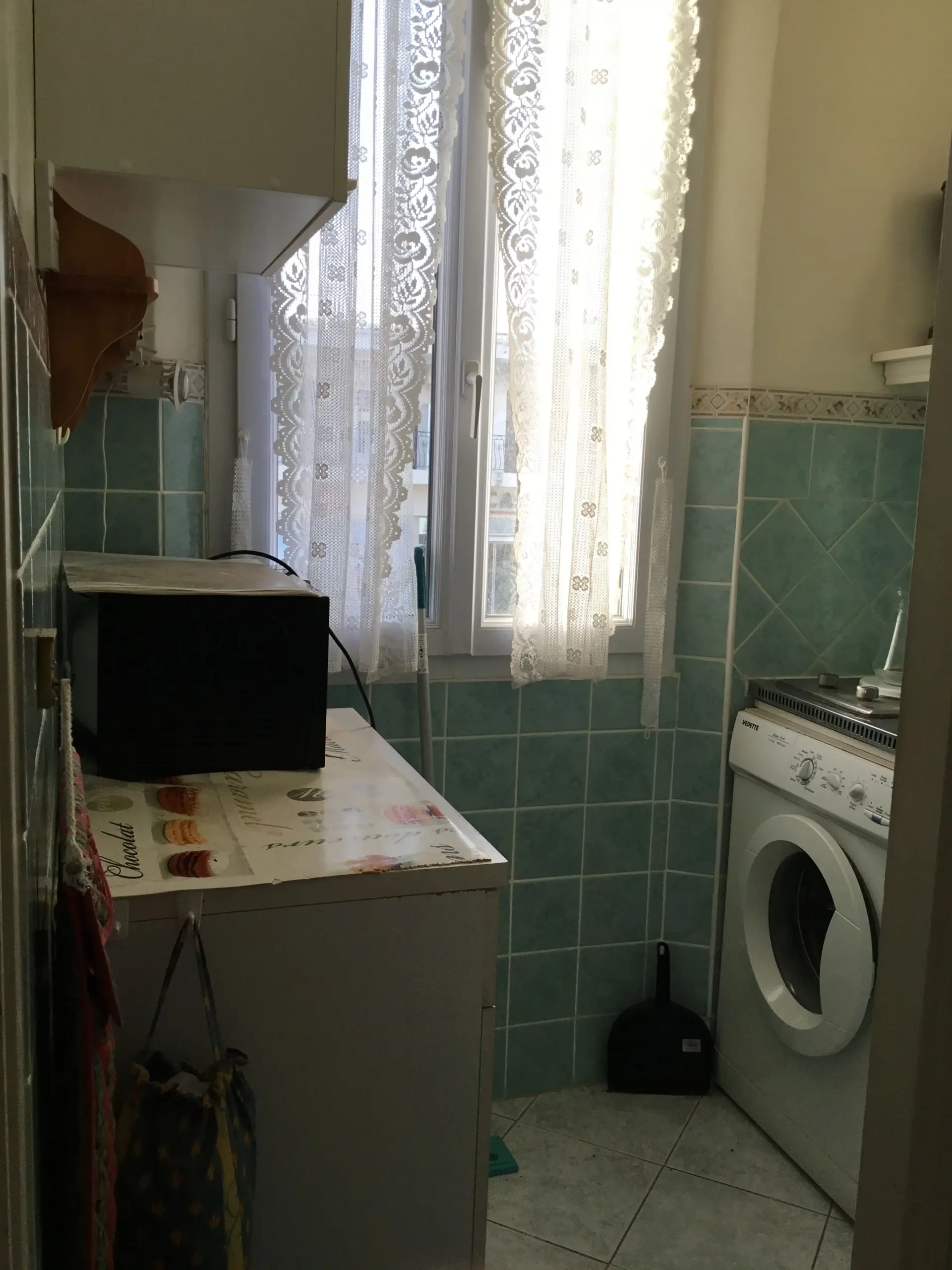 Appartement T2 avec terrasse en centre-ville de La Londe-les-Maures 