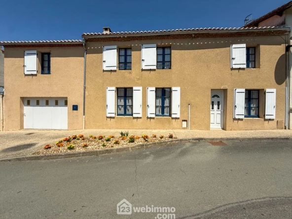 Maison de ville en pierre de 132 m² avec jardin à Pouzauges