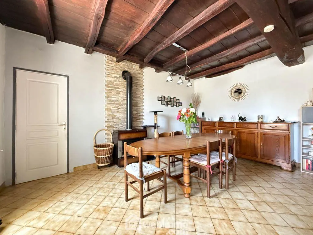 Maison de ville en pierre de 132 m² avec jardin à Pouzauges 