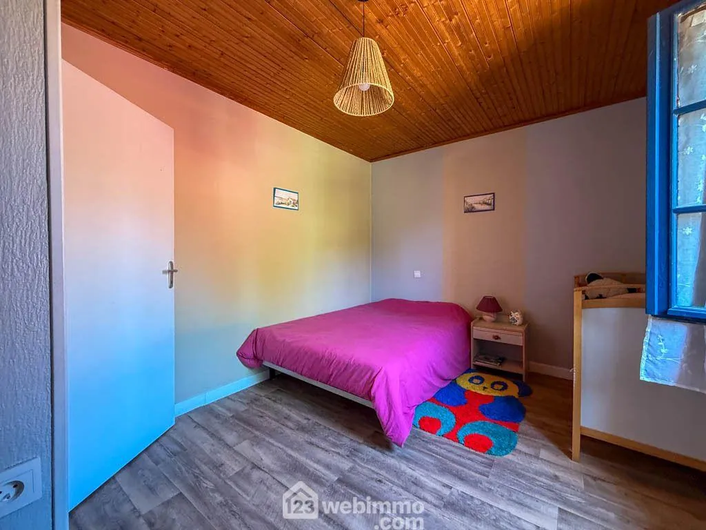Maison de ville en pierre de 132 m² avec jardin à Pouzauges 