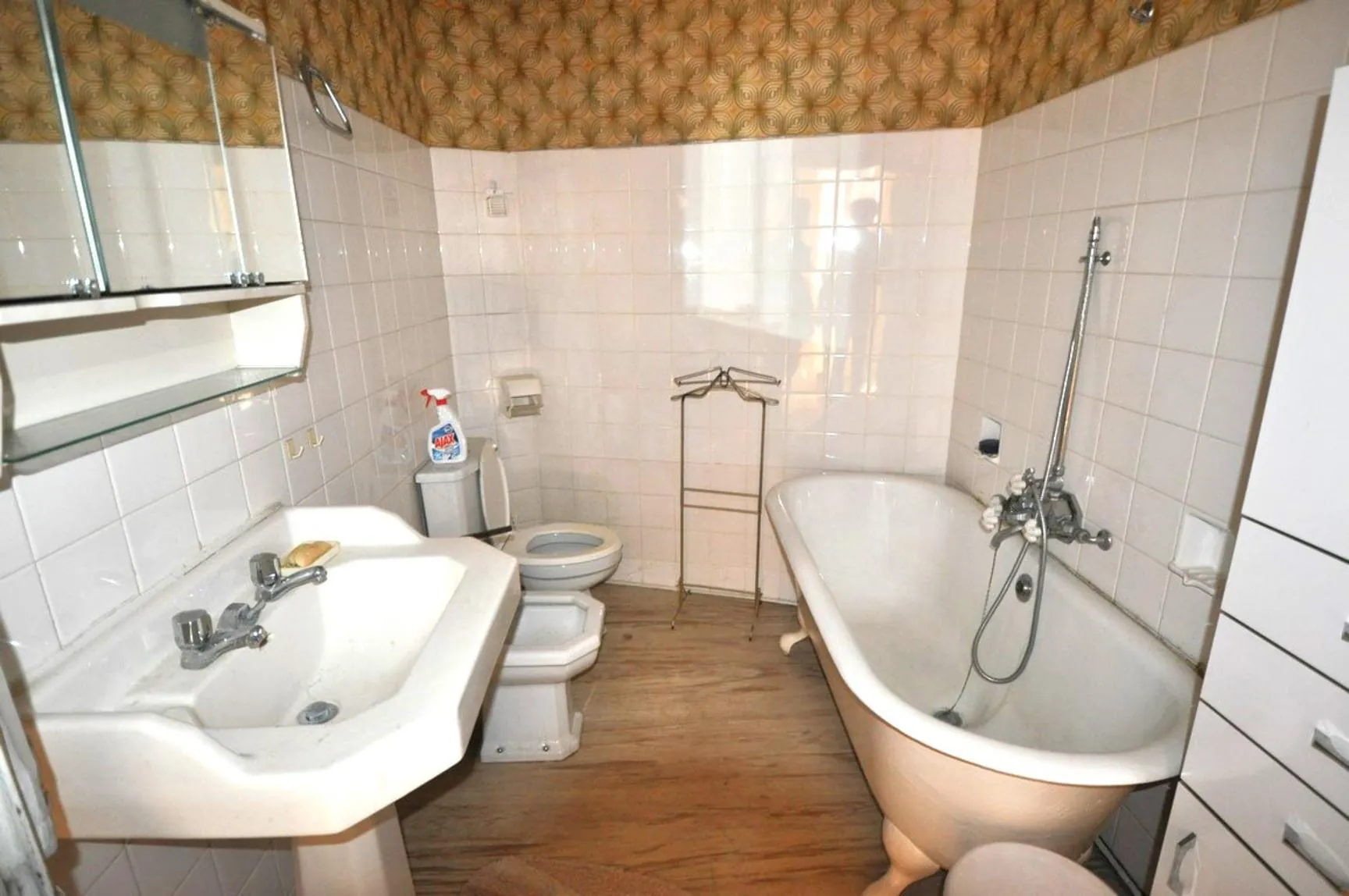 Immeuble à vendre au centre-ville de Carmaux avec potentiel de rénovation et de location 
