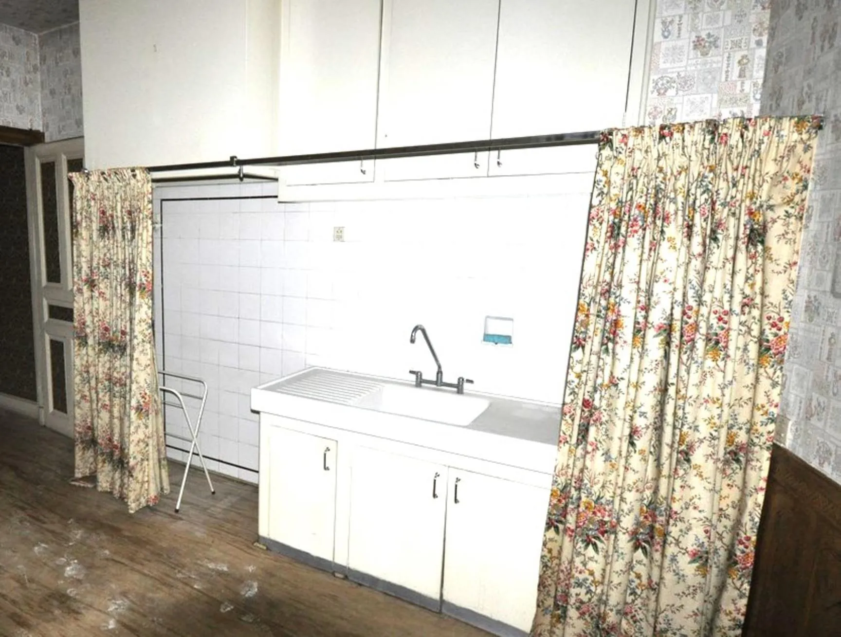 Immeuble à vendre au centre-ville de Carmaux avec potentiel de rénovation et de location 