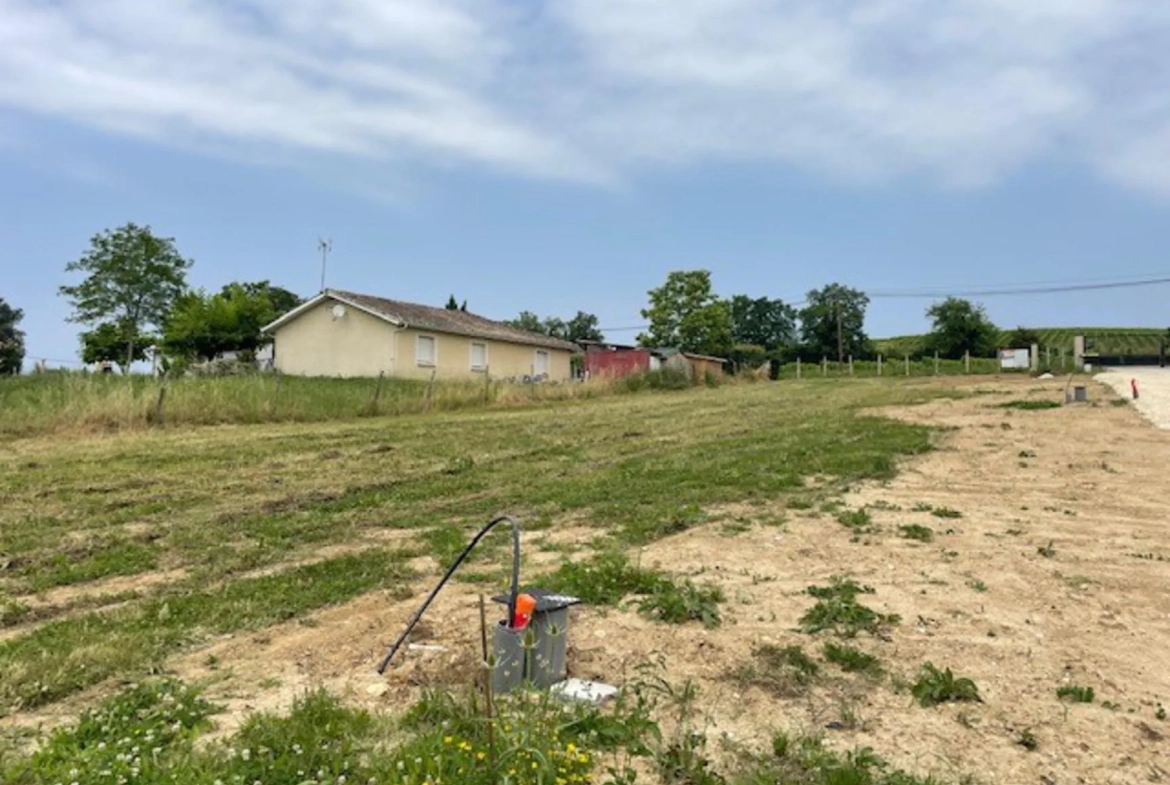 Terrain à bâtir viabilisé entre Capian et Créon en zone R.N.U. 