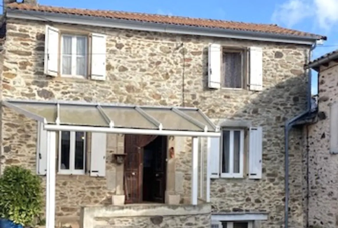 Maison de Village à Alban avec garage et terrain de 1181 m² à rénover 