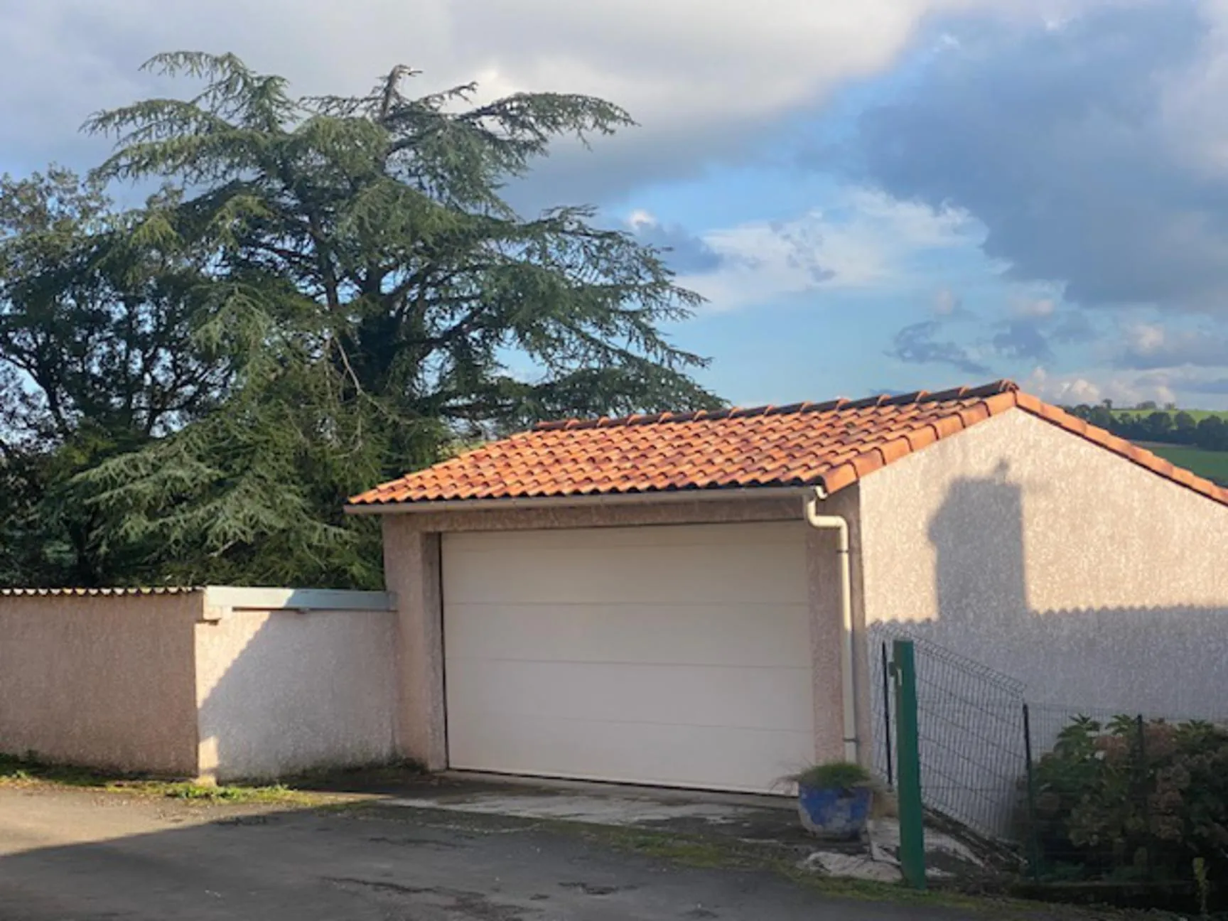 Maison de Village à Alban avec garage et terrain de 1181 m² à rénover 