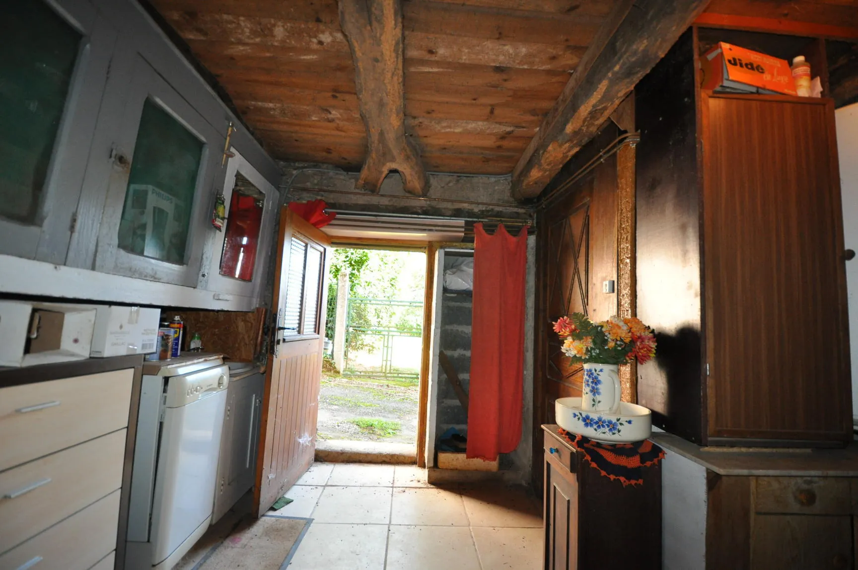 Maison de Village à Alban avec garage et terrain de 1181 m² à rénover 