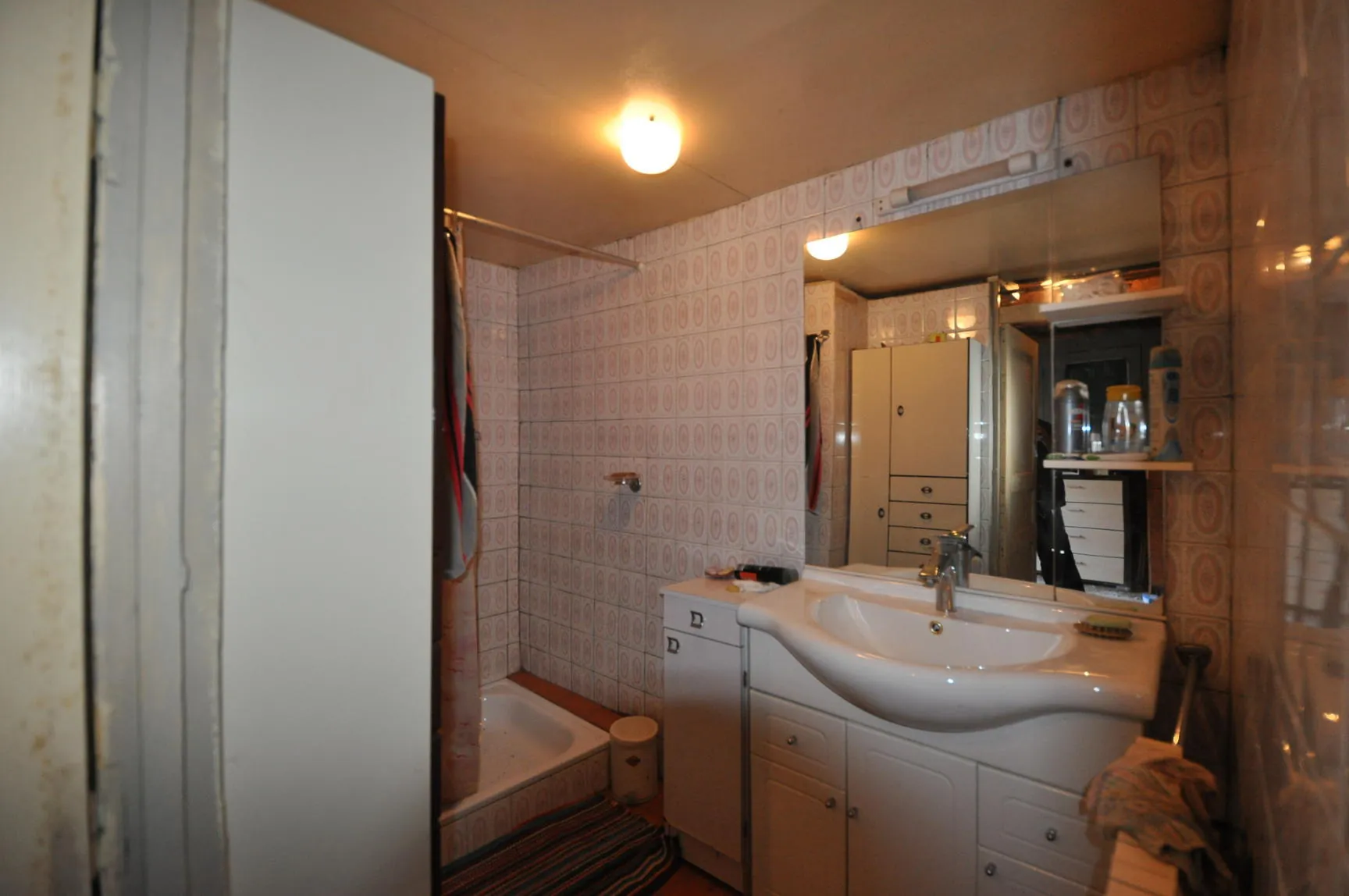Maison de Village à Alban avec garage et terrain de 1181 m² à rénover 