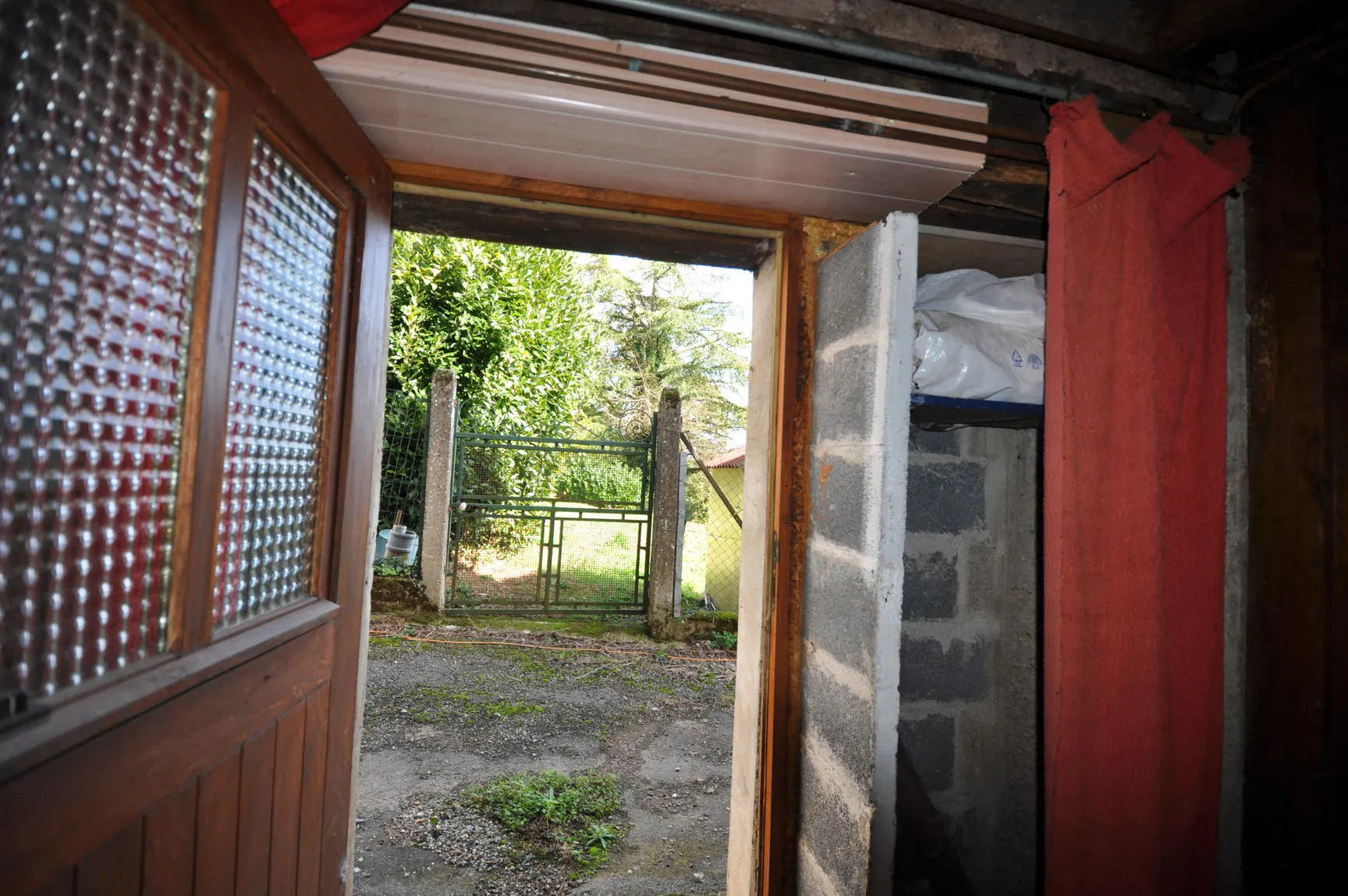 Maison de Village à Alban avec garage et terrain de 1181 m² à rénover 