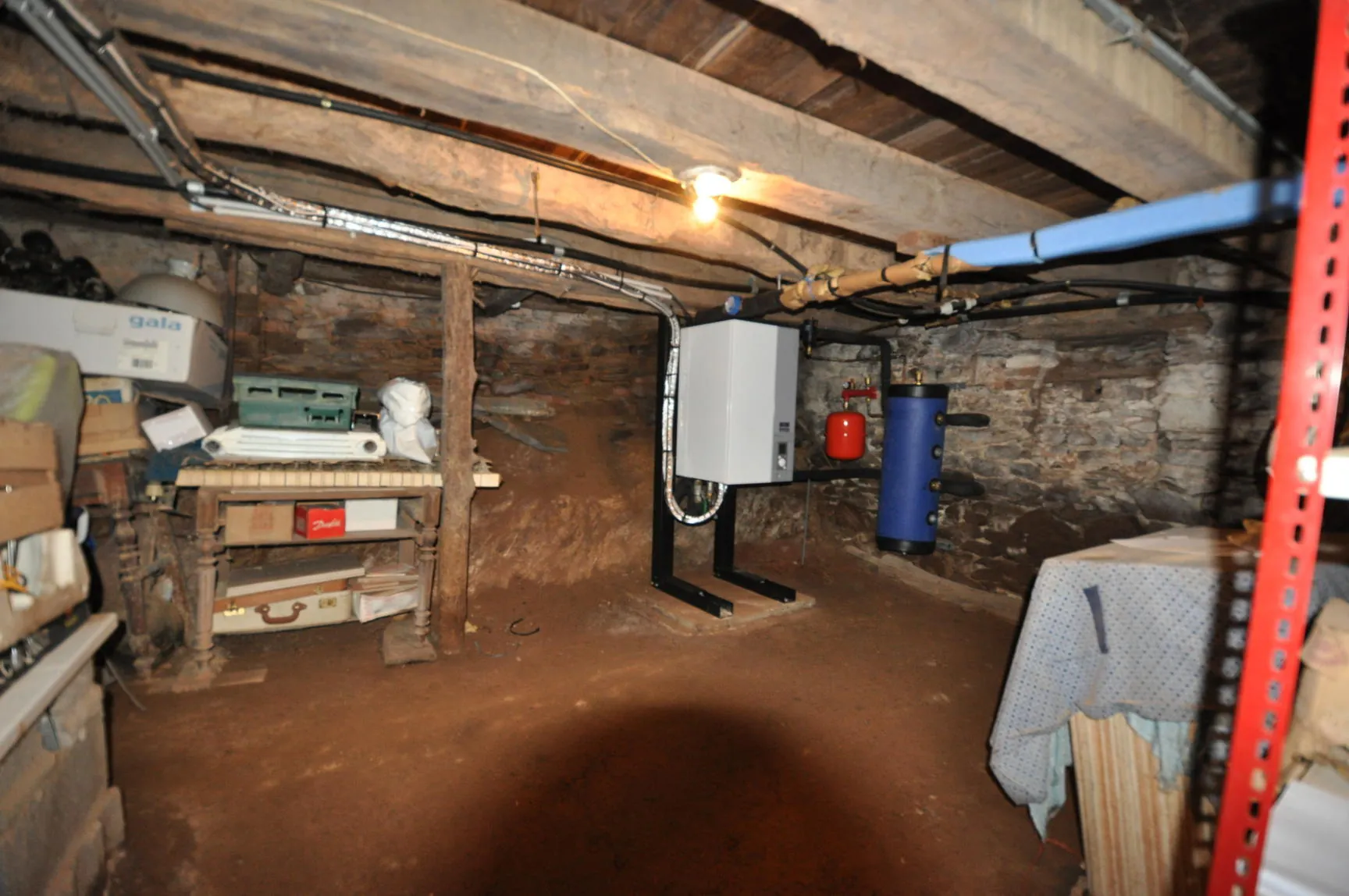 Maison de Village à Alban avec garage et terrain de 1181 m² à rénover 