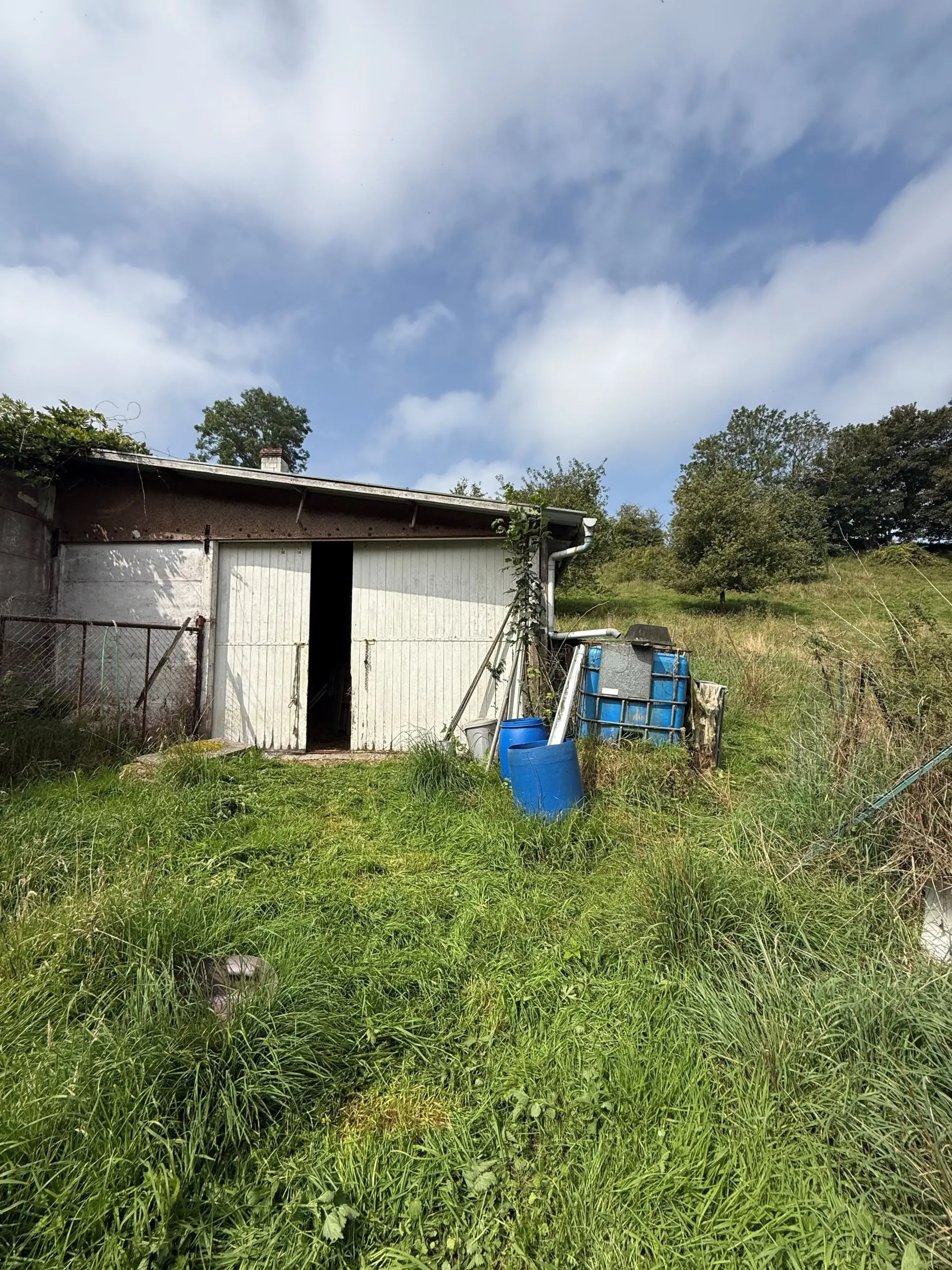 Terrain de loisir de 3926 m² à Fécamp à 900 m de la mer, idéal détente 