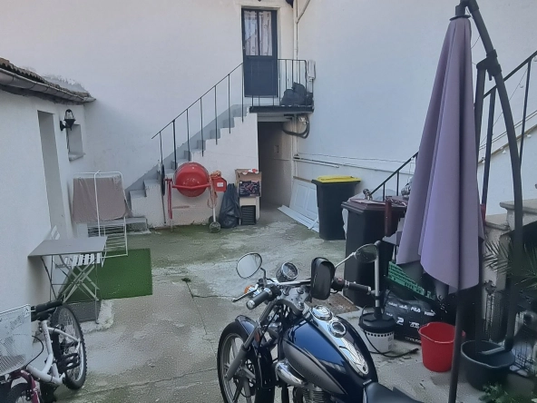 Maison à vendre à Roanne rue Hoche, 3 pièces, louée, avec terrasse et cave