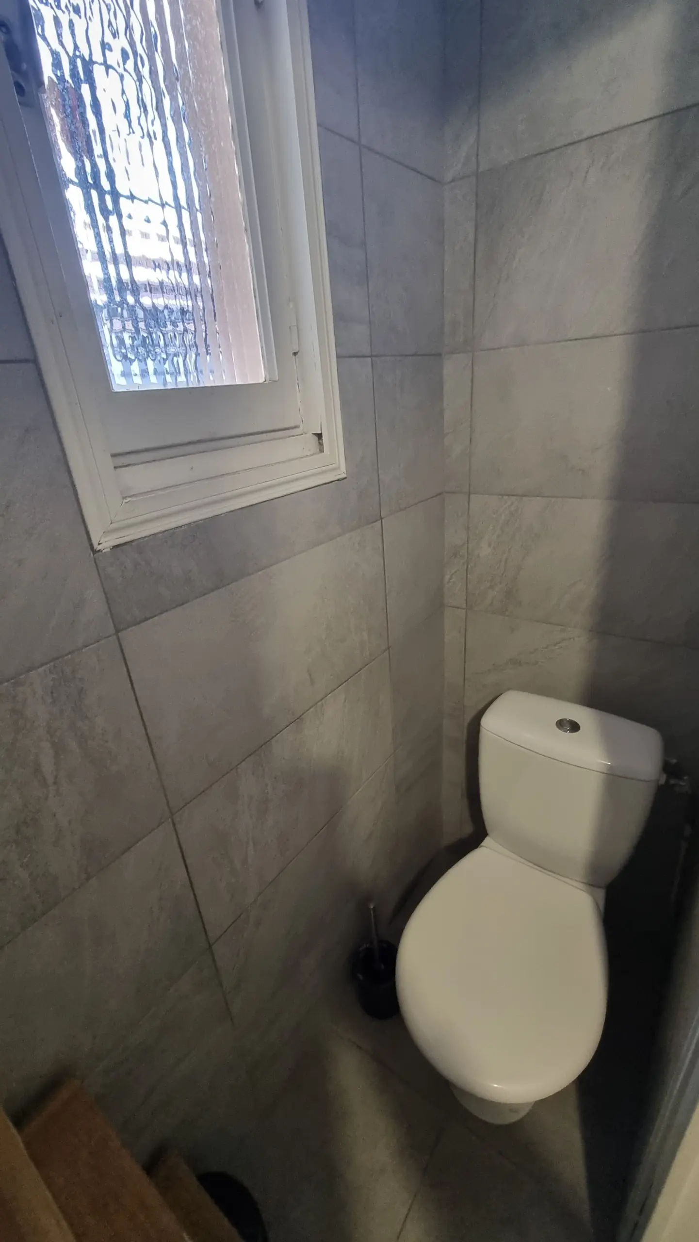 Maison à vendre à Roanne rue Hoche, 3 pièces, louée, avec terrasse et cave 