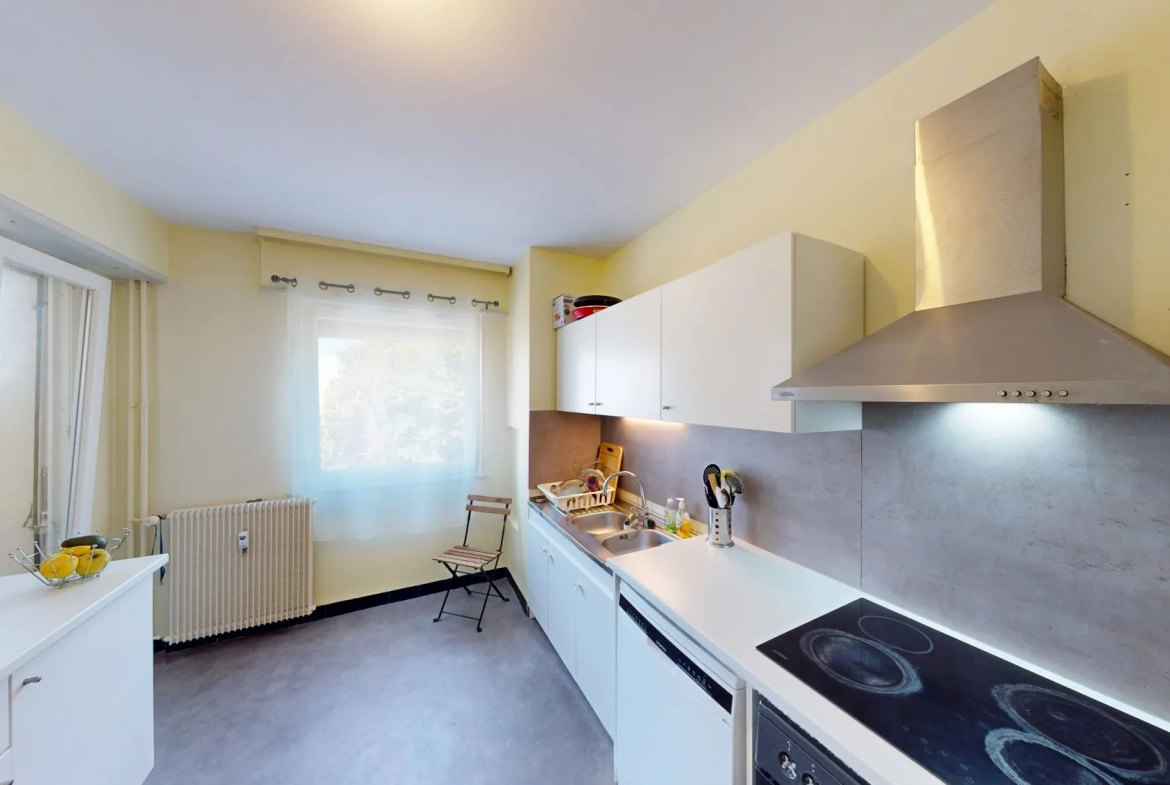 Appartement lumineux de 85 m² avec balcon, loggia et garage à Mulhouse secteur Nouveaux Bassins 