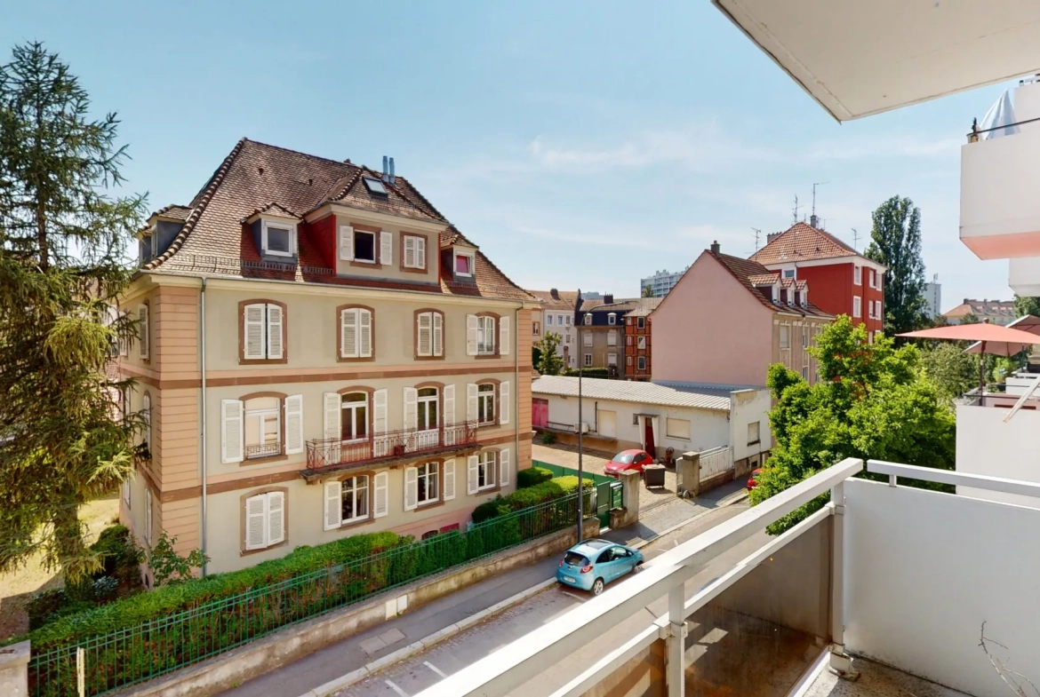 Appartement lumineux de 85 m² avec balcon, loggia et garage à Mulhouse secteur Nouveaux Bassins 