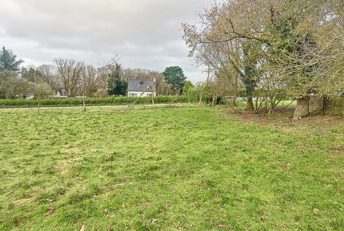 Terrain constructible de 997 m² à Plélo, proche RN12 - Libre de constructeur 