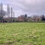 Terrain constructible de 997 m² à Plélo, proche RN12 - Libre de constructeur