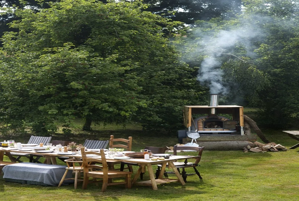 Magnifique restaurant à vendre à Yverdon avec appartement et terrasse 