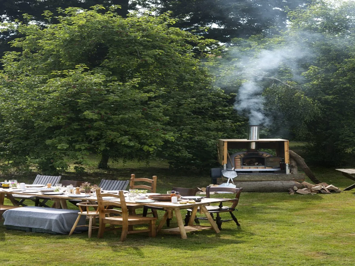 Magnifique restaurant à vendre à Yverdon avec appartement et terrasse 