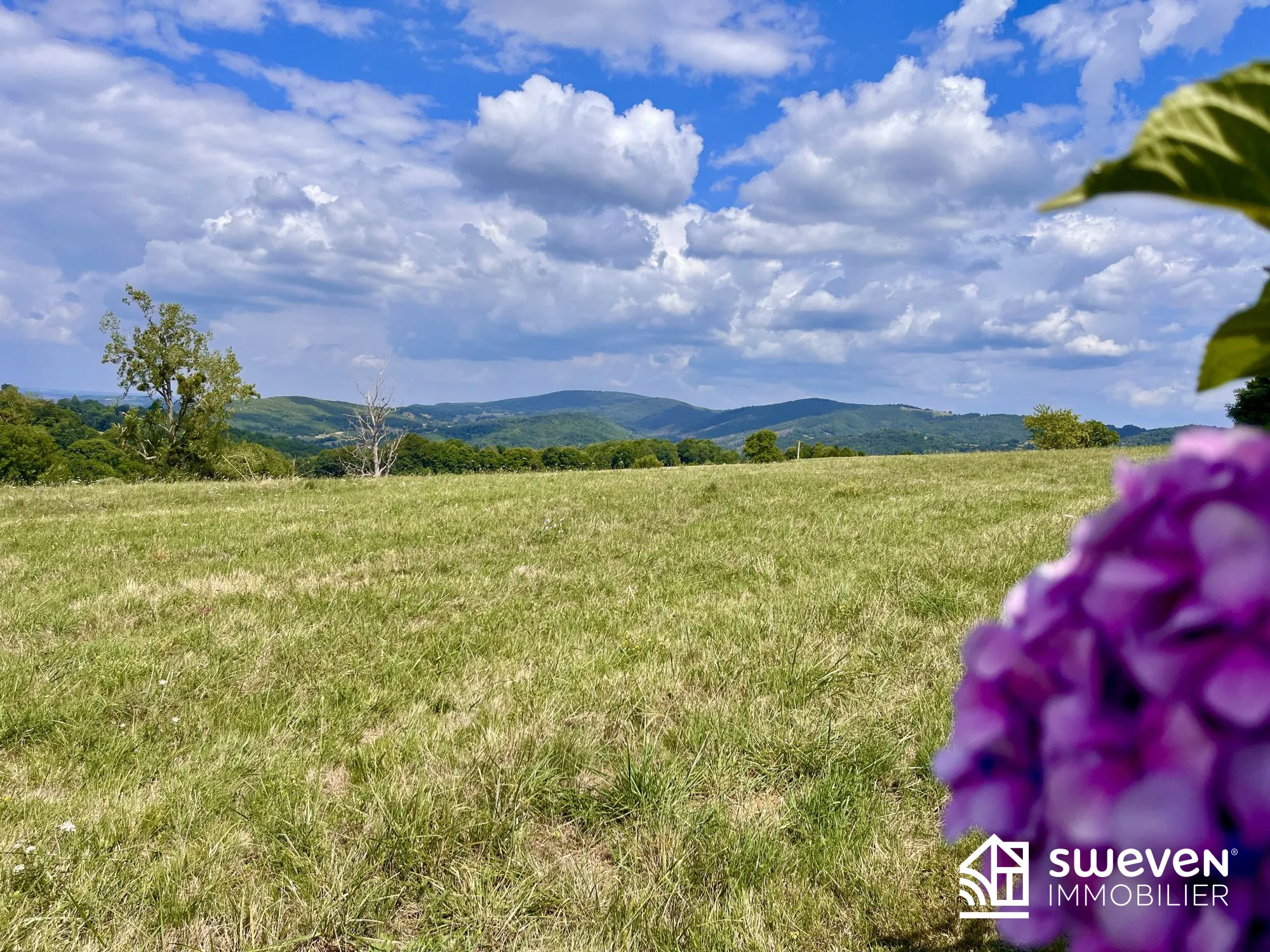 Terrain constructible de 2358 m² avec vue à Sainte Croix Volvestre 