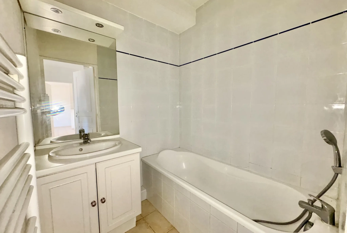 Appartement T3 récent avec parking au port de La Seyne-sur-Mer 